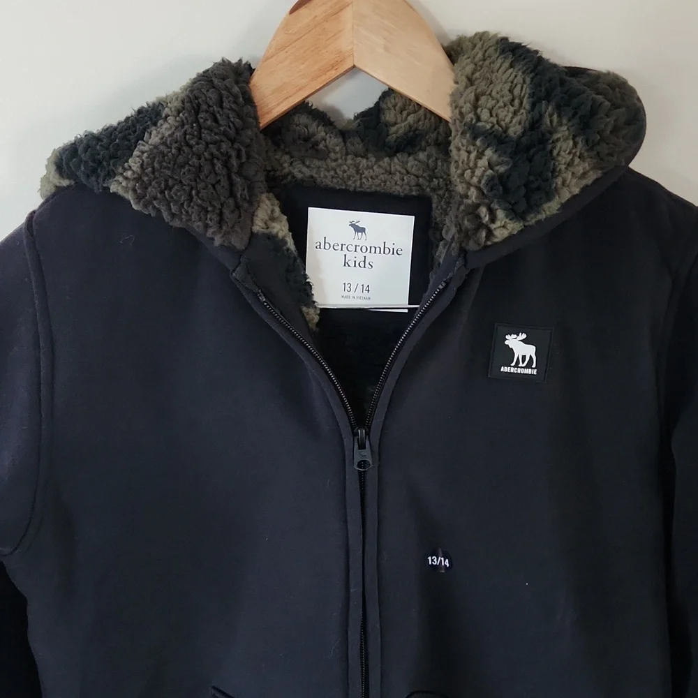 NWOT Abercrombie Sherpa Lined Zip-up Hoodie